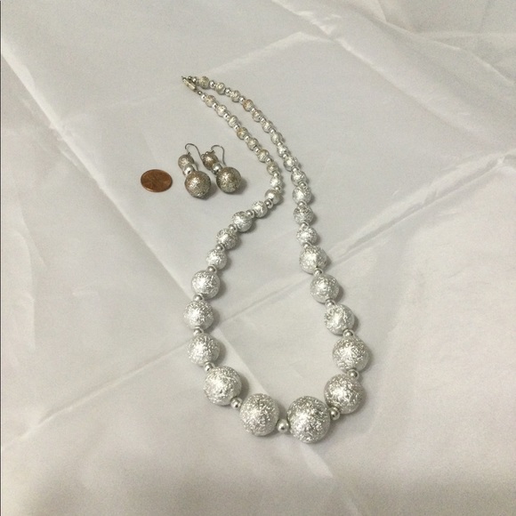 Vintage Silver Ball Necklace & Wire Earring Set - Picture 3 of 7